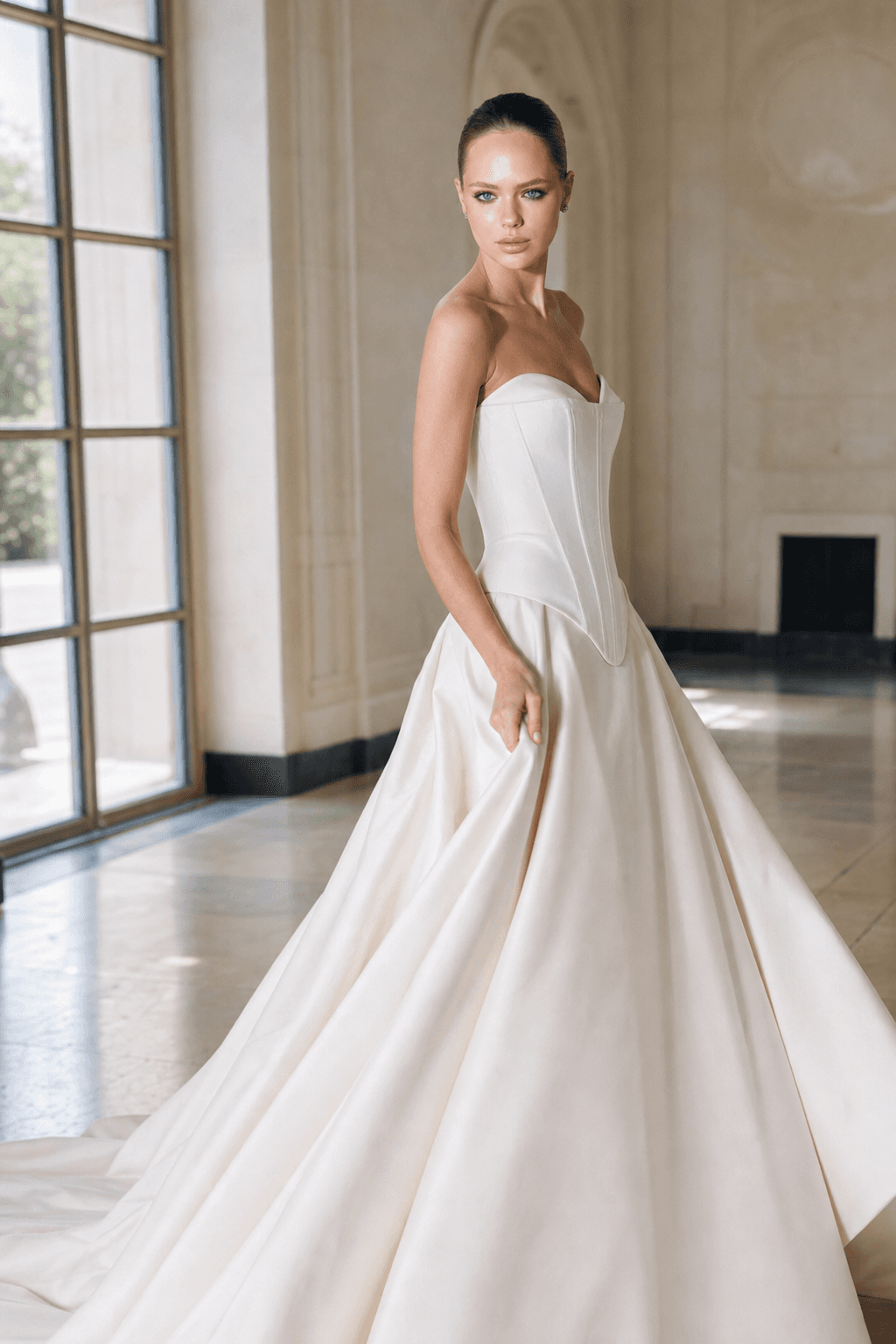 Свадебное платье 9 ATELIER в движении
